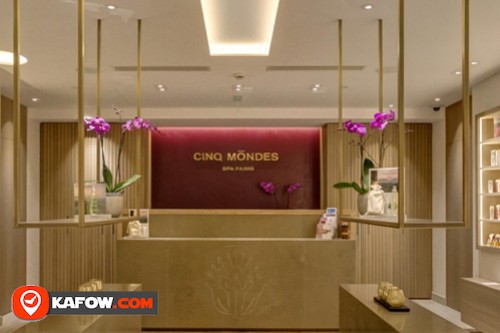 Cinq Mondes Spa